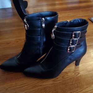 Chic Black Heeled Boots with Buckle Detail